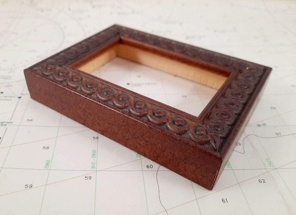 Thumbnail: Brown Circle Dot Frame