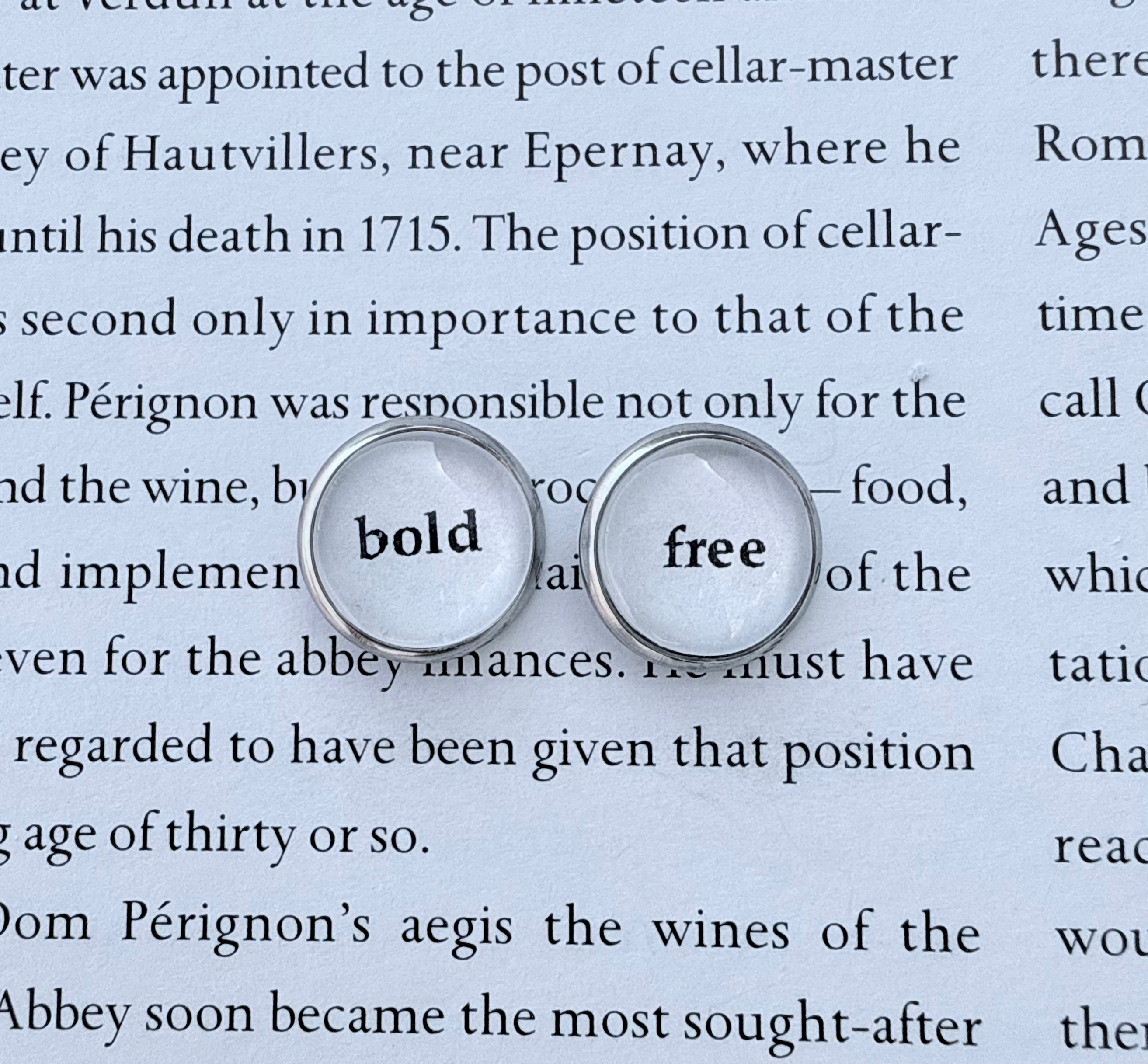 “Bold Free” Silver Stud Earrings