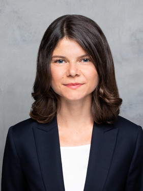 Dr. Christine Straub