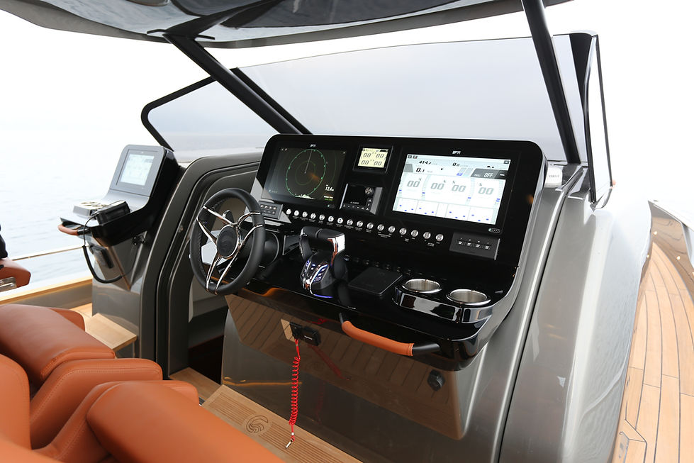 Stradivari 52 Empowered by Yamaha XTO V8 450 (5).JPG