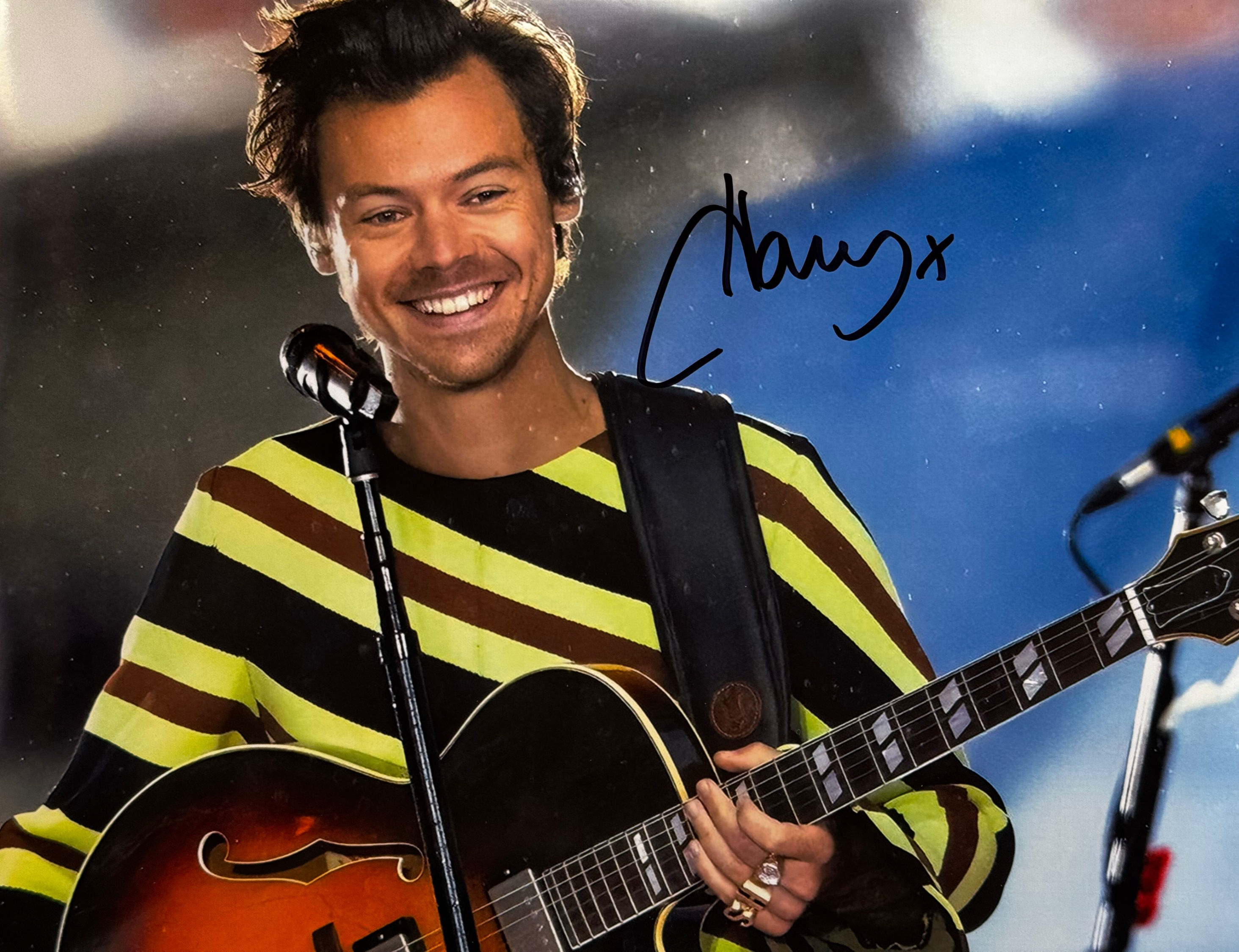 Harry Styles Signed 8x10 Photo.