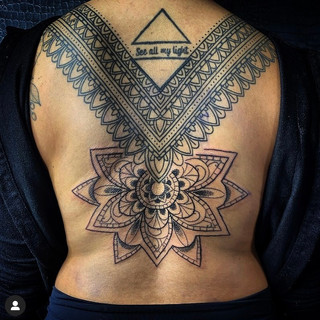 Back piece medallion