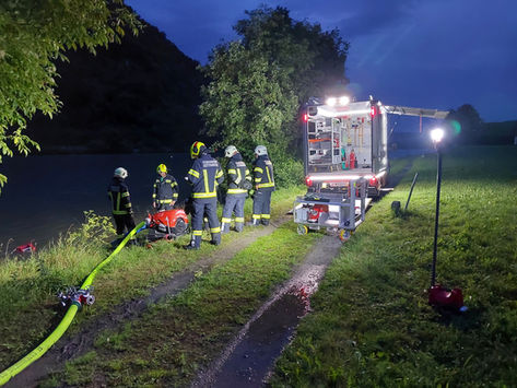 Wasserversorgung zum Tank mit der Tragkraftspritze