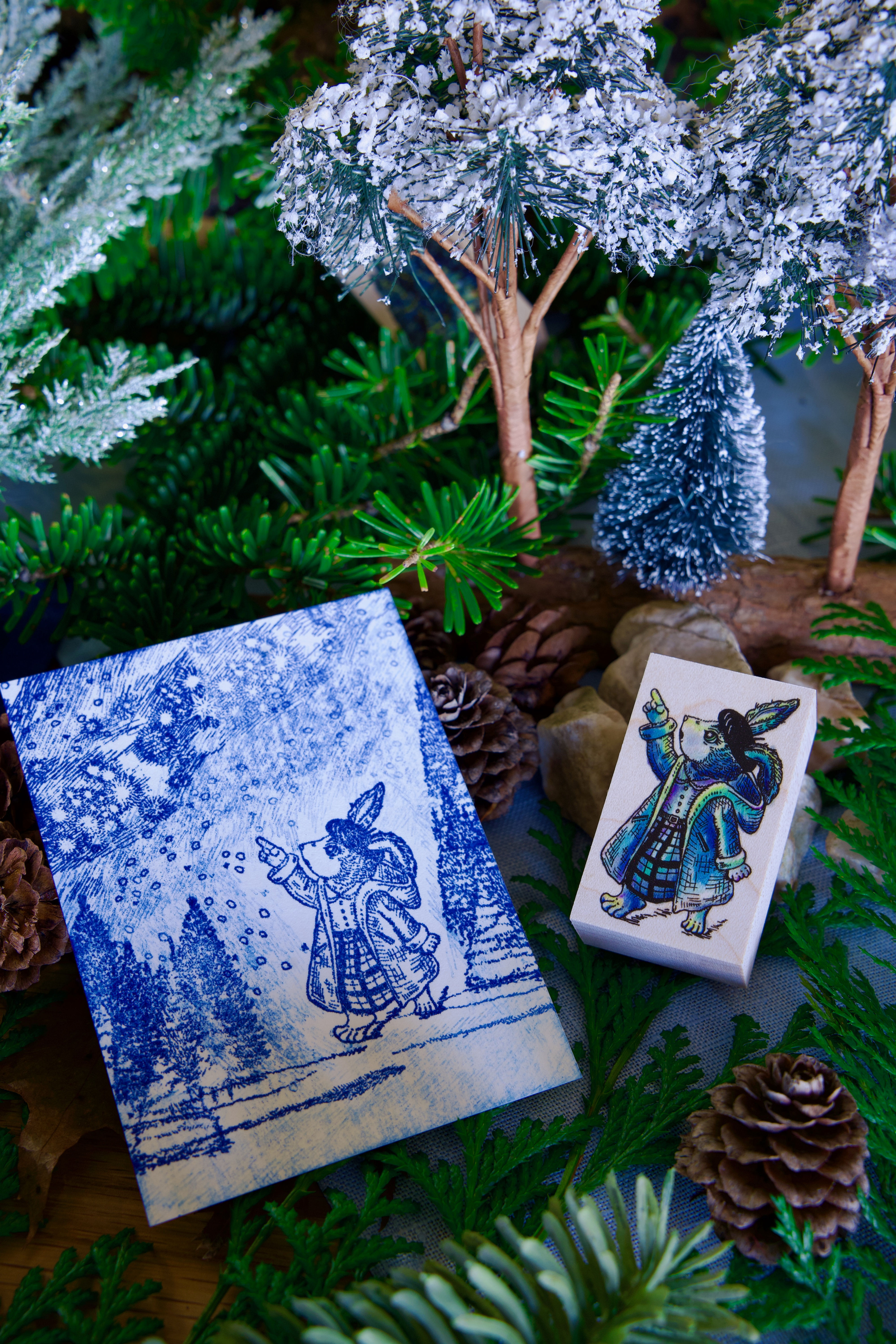 何かを見つけたジーナ