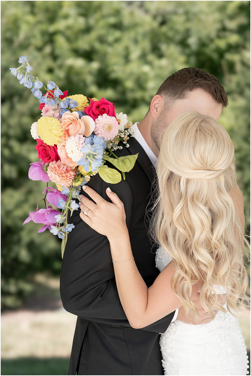 Colorful summer wedding at The Sixpence