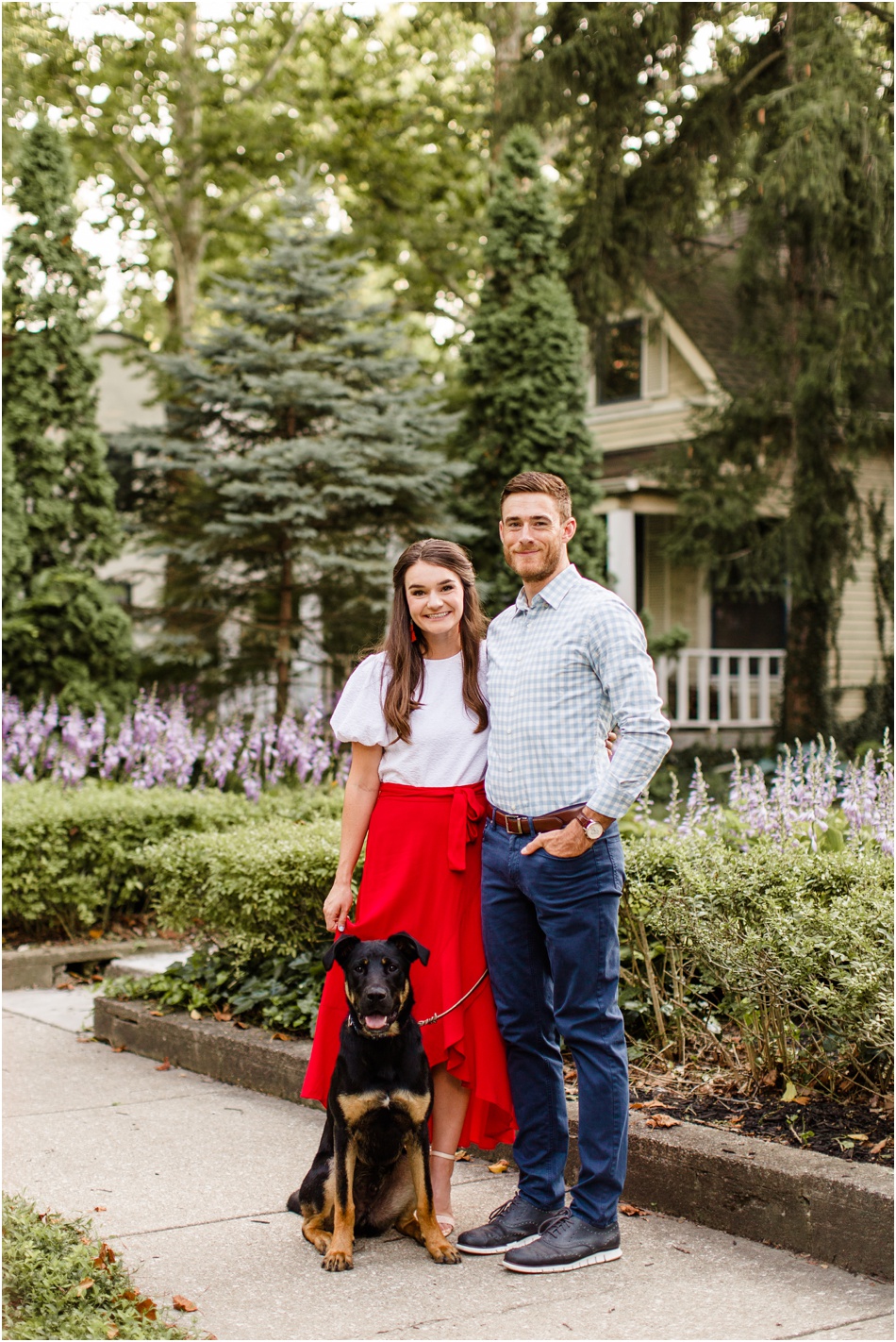 Engagement-session-with-dog