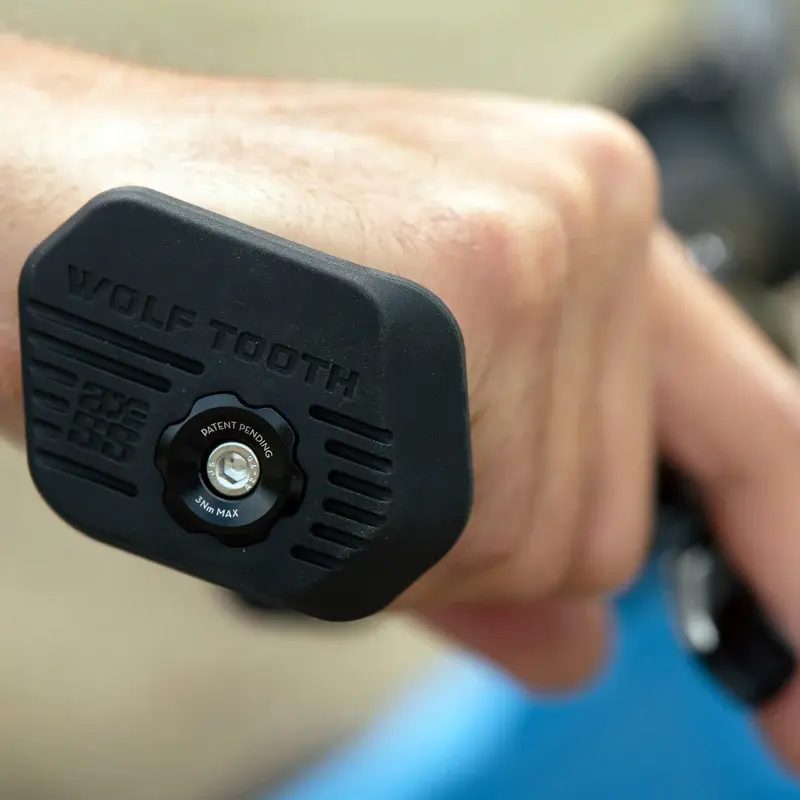 Miniaturbild: Wolf Tooth Locked-In Bar Ends | Ergonomische MTB Lenkerenden | Enduro, Downhill
