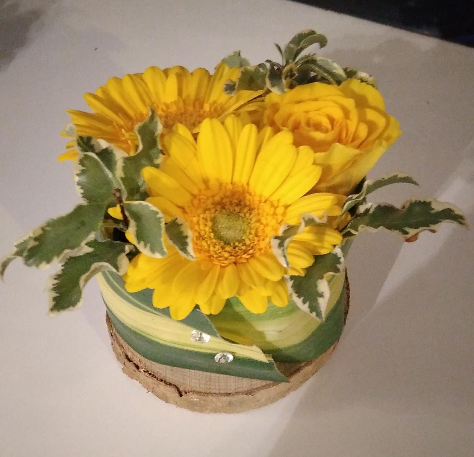 Centre de table jaune