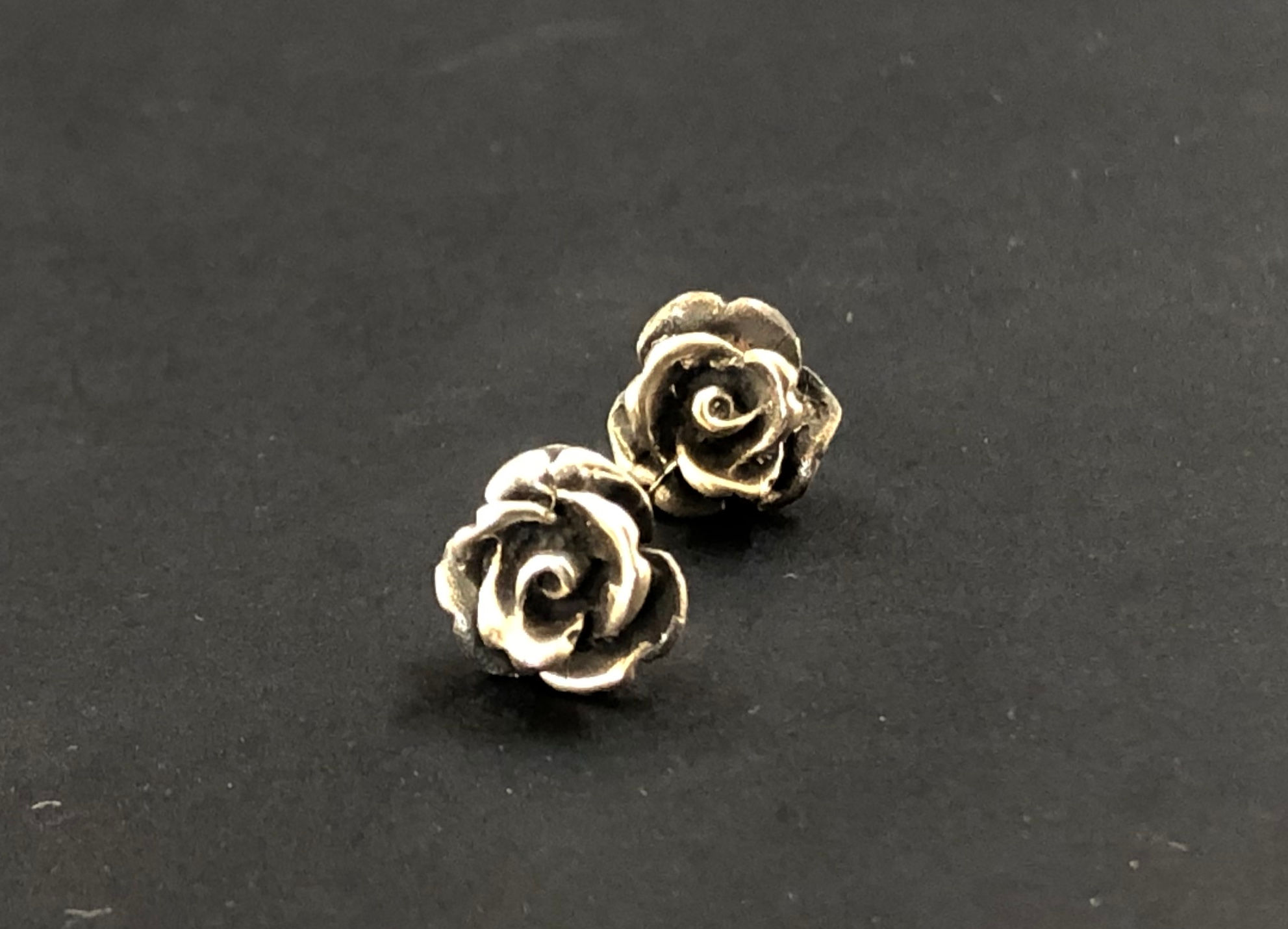 ARETES ROSAS