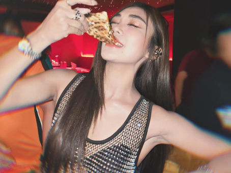 想要安排Party Girl一起体验这个有飞机主题酒吧Bambino体验飞机师与空姐的邂逅?!