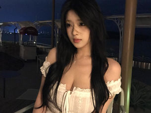 每个 Local Party Girl 都有不同的特点但是E奶真胸加上年纪小是真的很少见?!