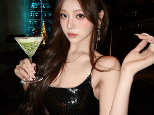 派对还在继续，而你需要照顾自己或者交给Party Girl照顾？！