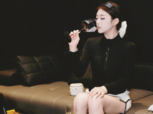 为什么很多生意，反而在商务包厢里谈成? Party Girl可以扮演什么角色呢？