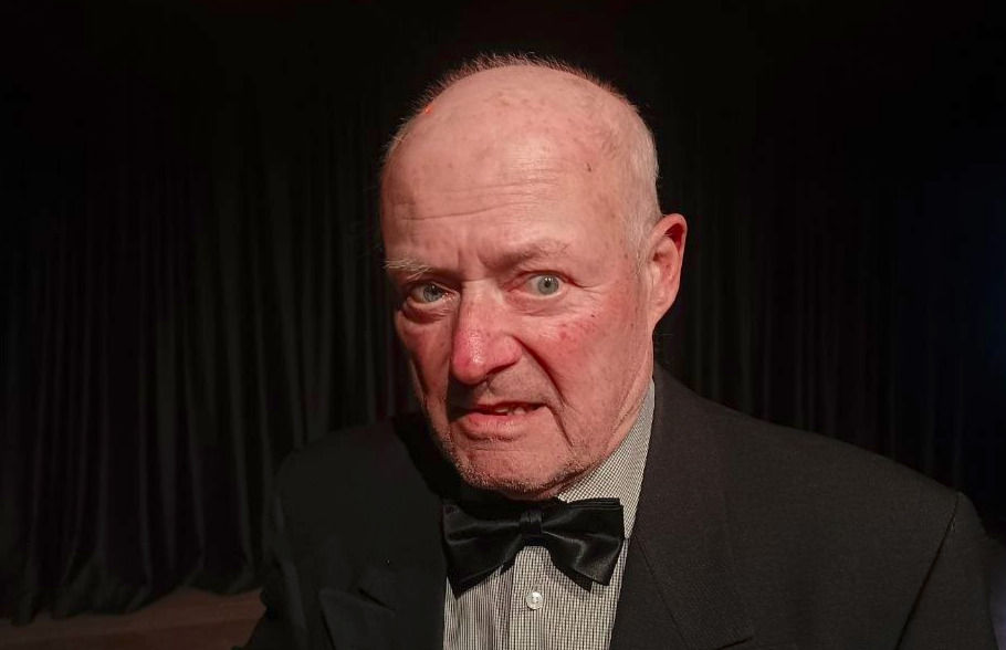Wie is deze man ?