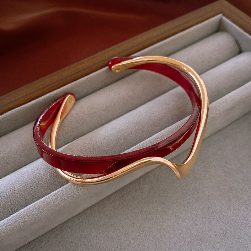 Thumbnail: Néréide Wave Cuff