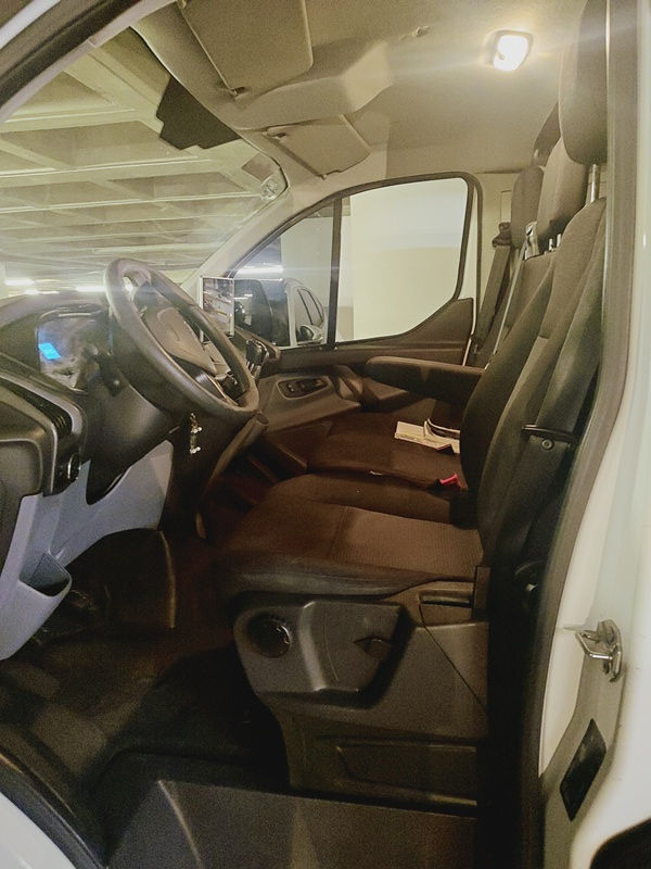 Miniatura: Lote 1 Camioneta Ford Transit Custom 2016