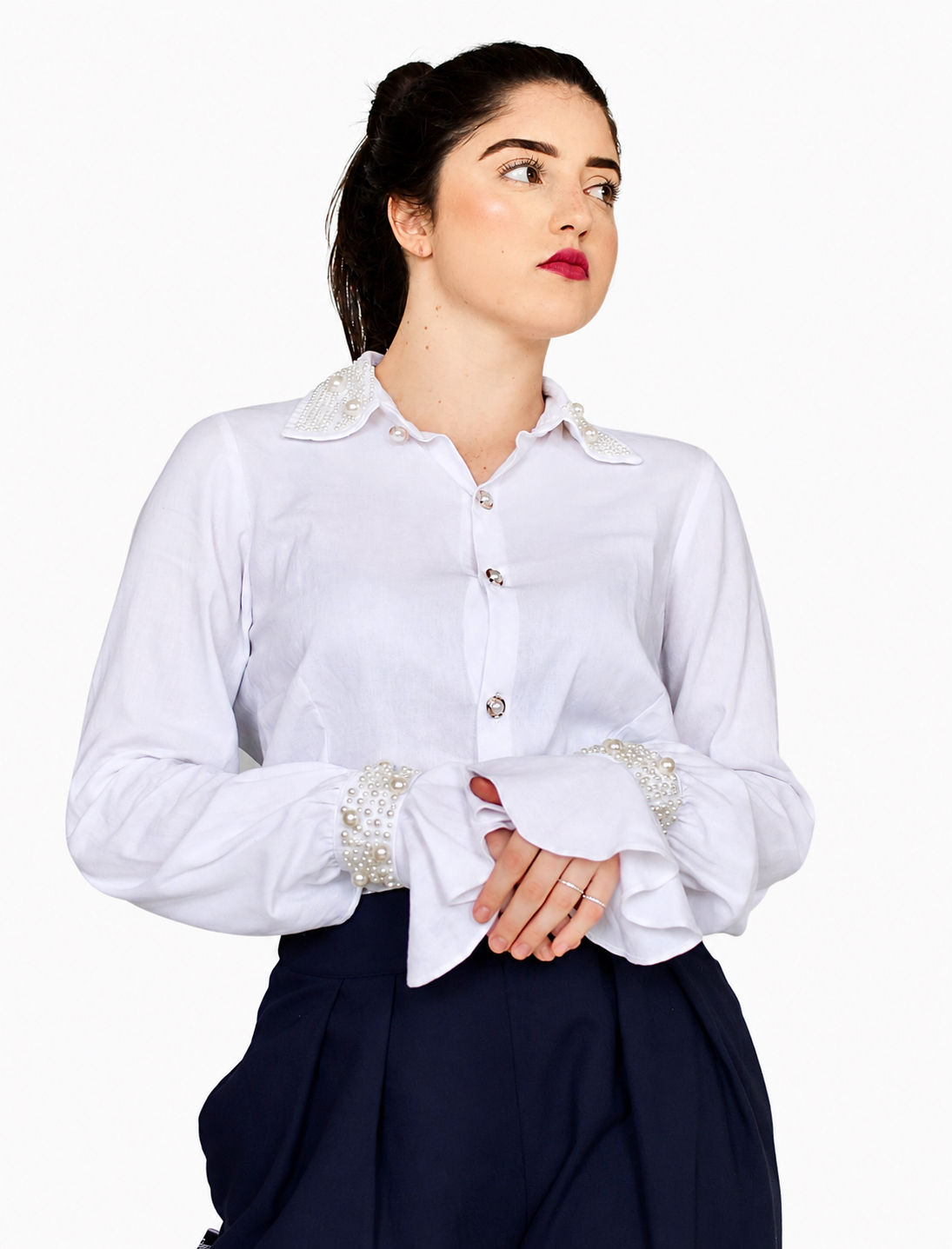 CAMISA BRANCA PÉROLAS