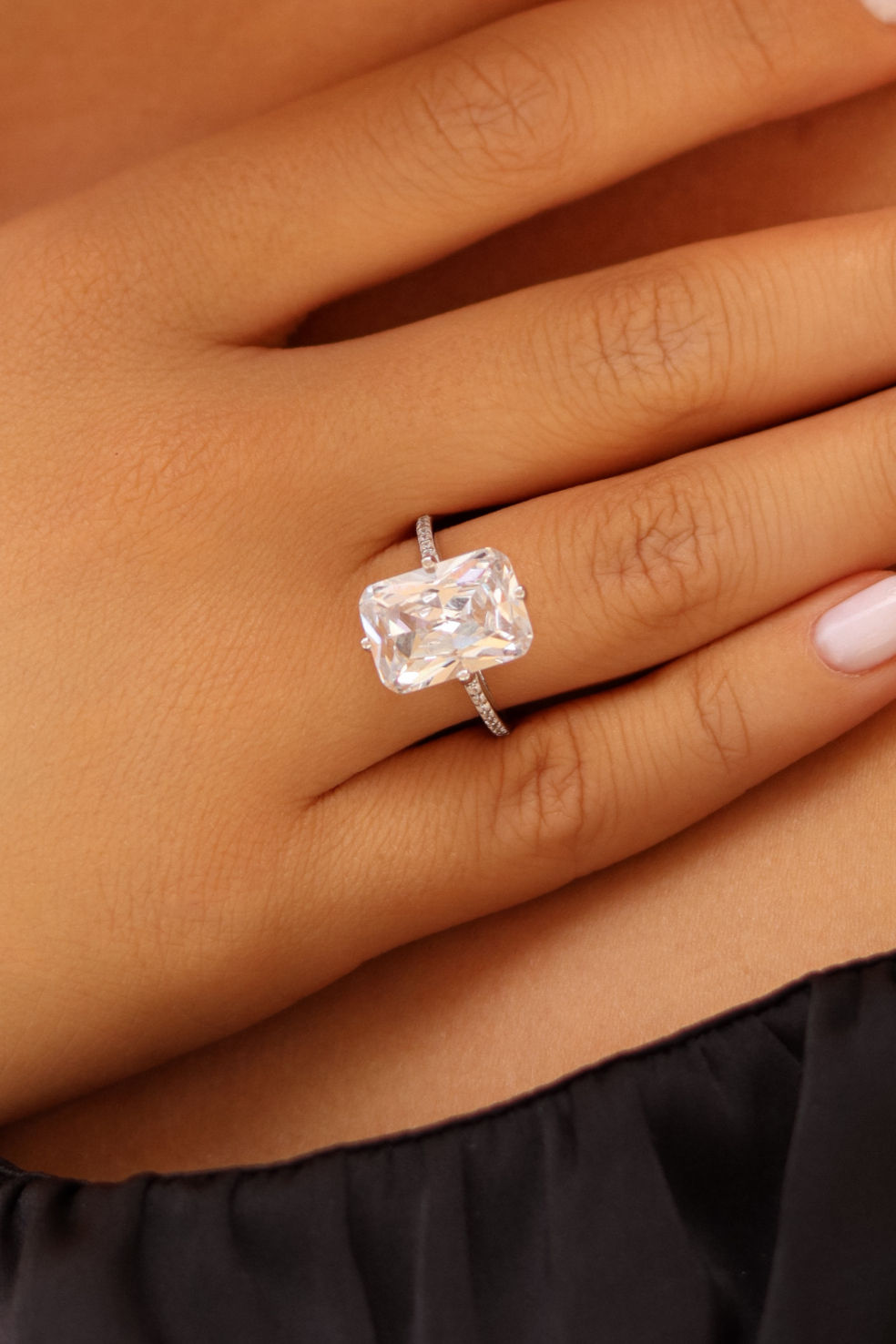 Каблучка ASTILBA White