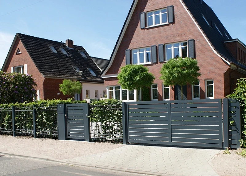 Tore aus Aluminium, Zaunelemente aus Stahl, Kommunikationspfosten, elektrische Tore, Zaunbau Hamburg