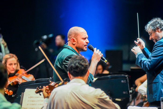 ORQUESTRA OURO PRETO E DIOGO NOGUEIRA NA PRAIA DE COPACABANA