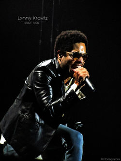 10403923_10205526135971744_2606275831678