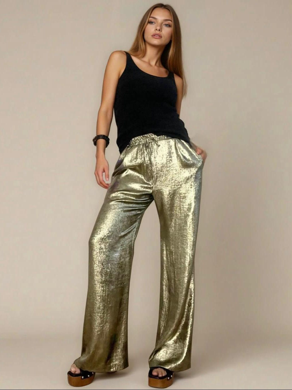 Joelle  • Pantalon fluide à jambes larges et reflets métalliques