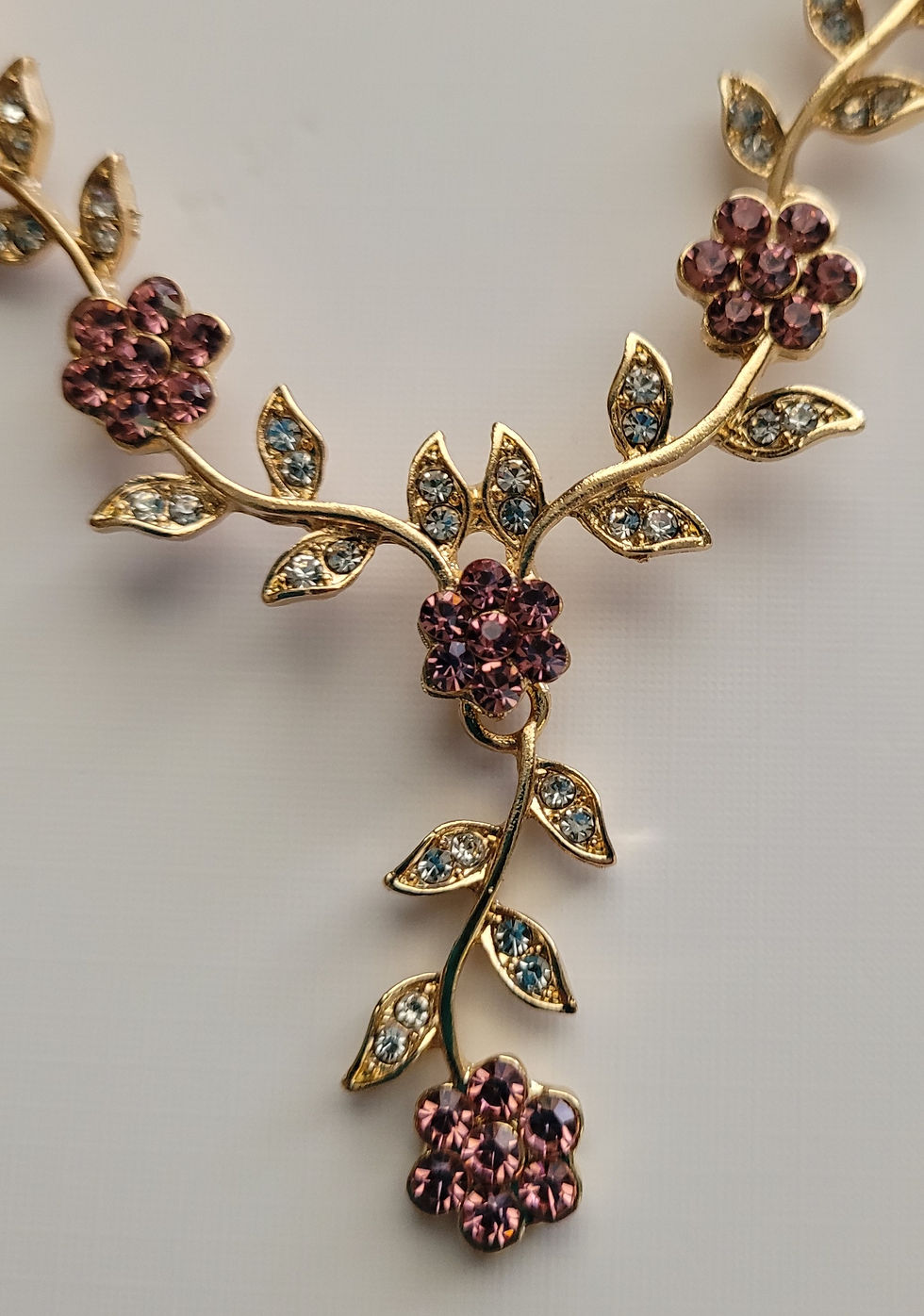 Thumbnail: SET - DIAMANTE FLOWERS