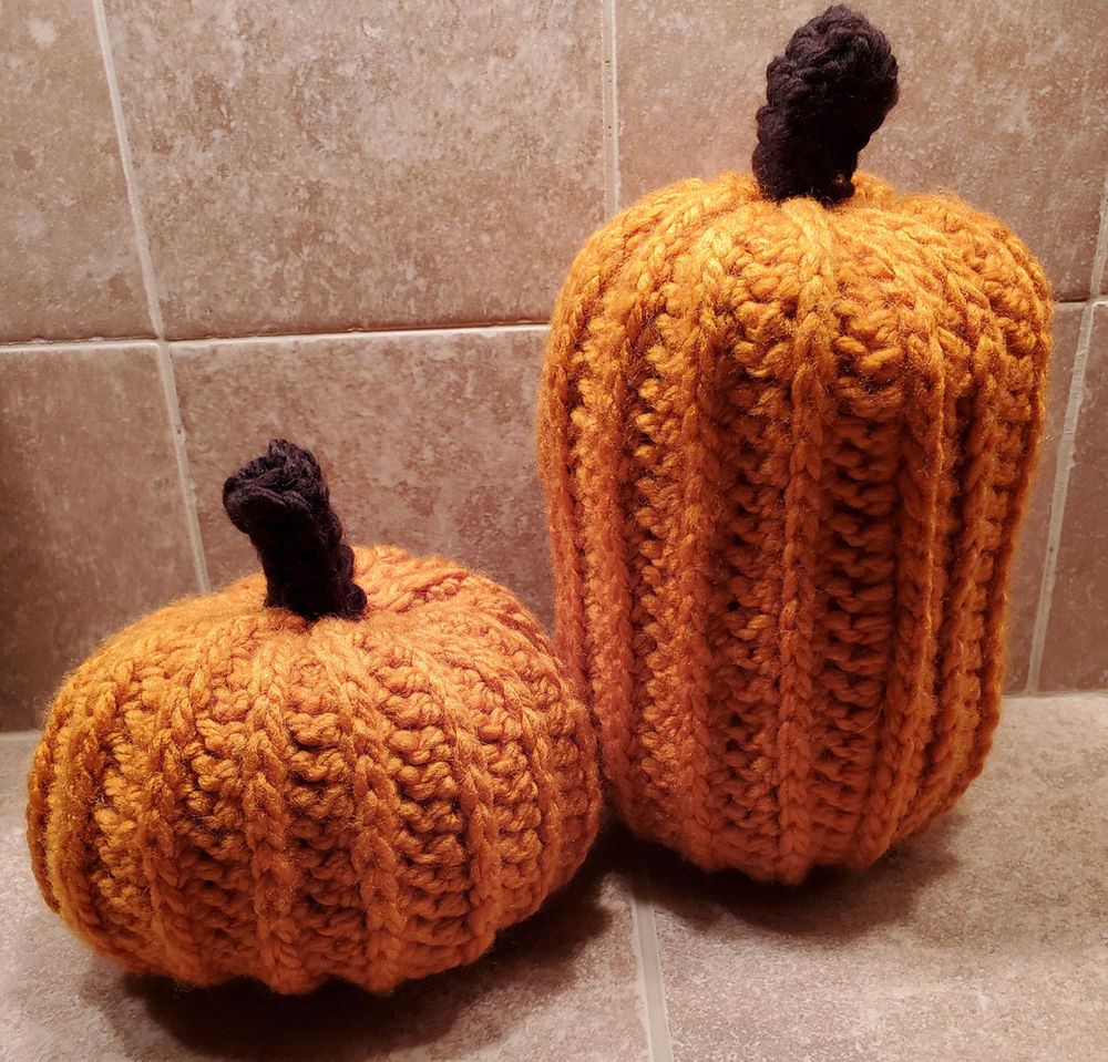It's All Coming Up Pumpkin! Free Bulky Ribbed Pumpkin Crochet Pattern.