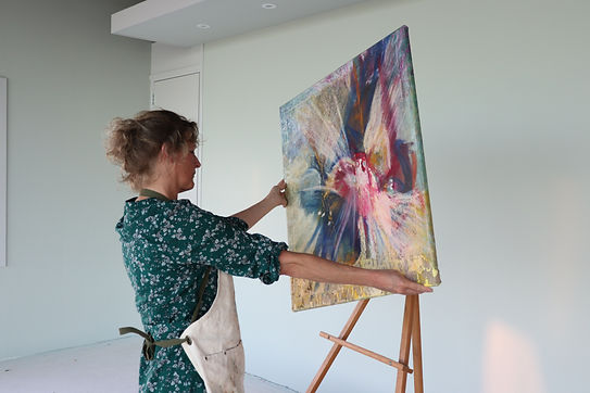 zelf beeldend aan het werk.JPG