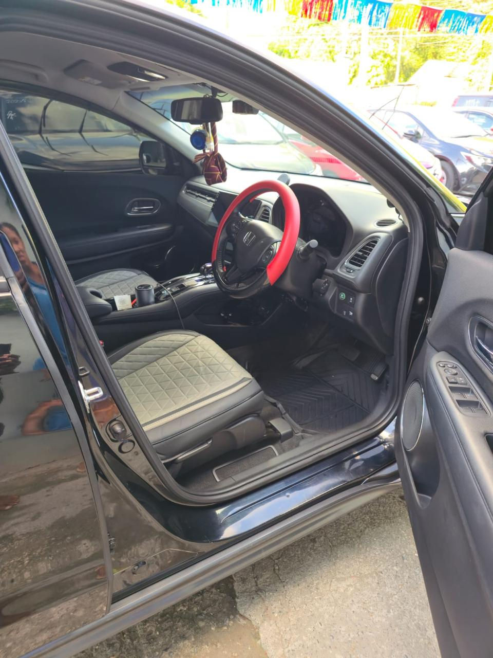 Thumbnail: 2016 Honda Vezel Hybrid