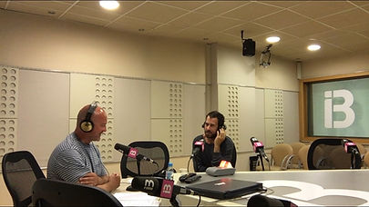Estudios IB3 Radio. Entrevista al escultor Gaston Luciano Bonanno.