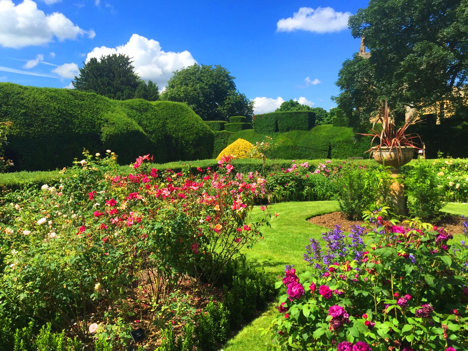 WalkEurope Chelsea Flower Show & Cotswold Gardens Tour