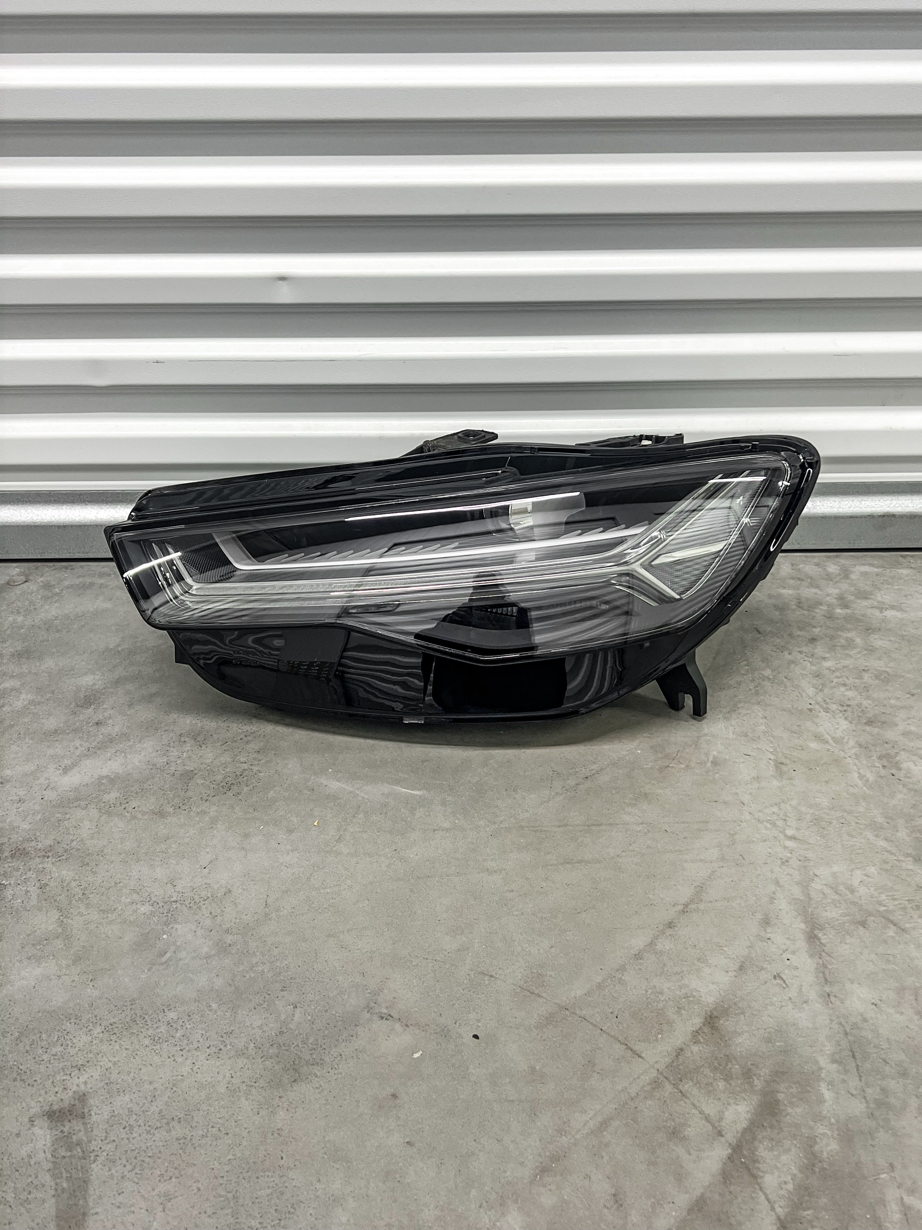 Genuine Audi A6 C7 15-18 Face Lift Matrix Black Edition Headlight Passenger Side