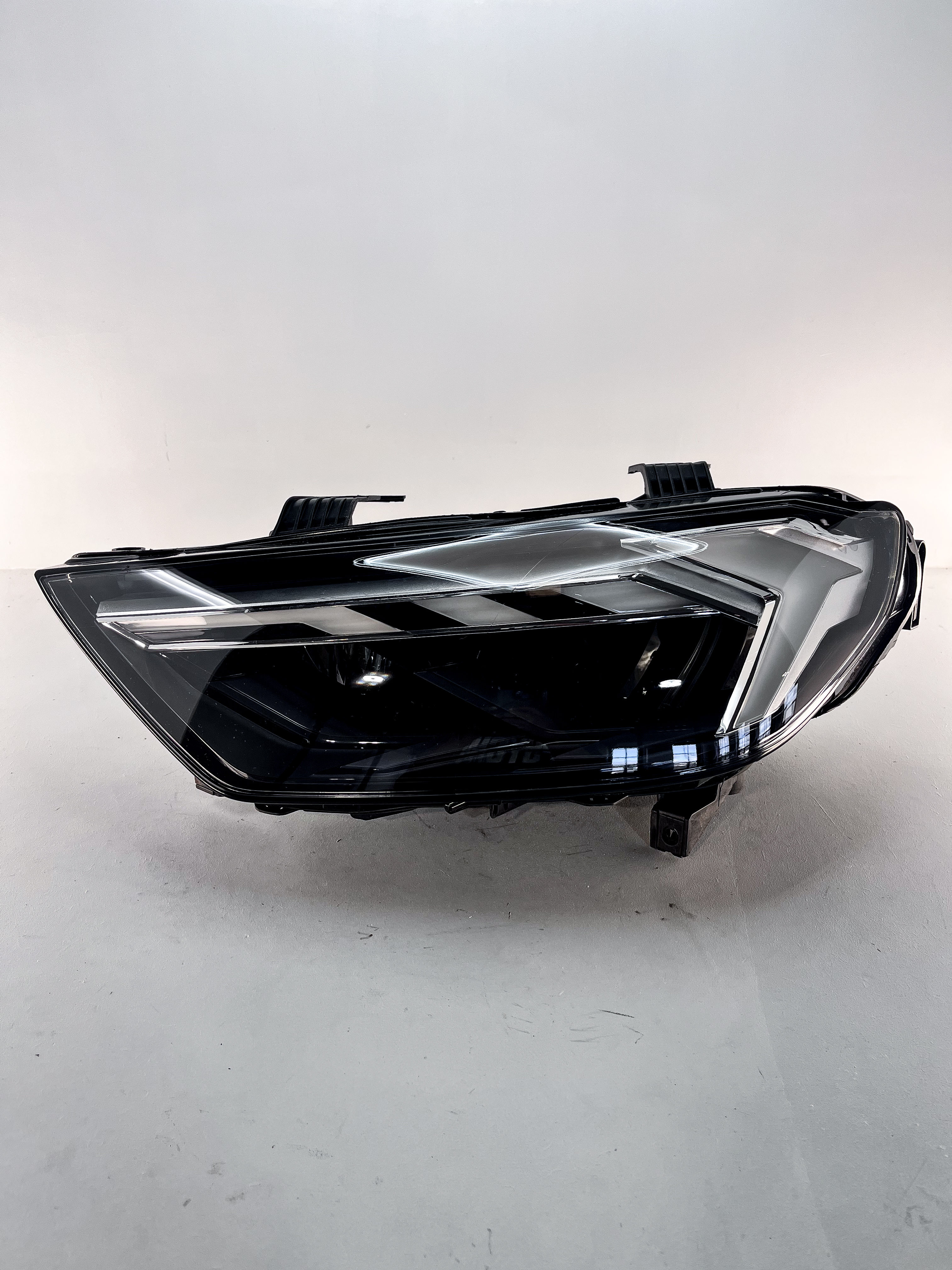 Audi A1 GB Headlight For Passenger Side 2018-2025 82A9410330E