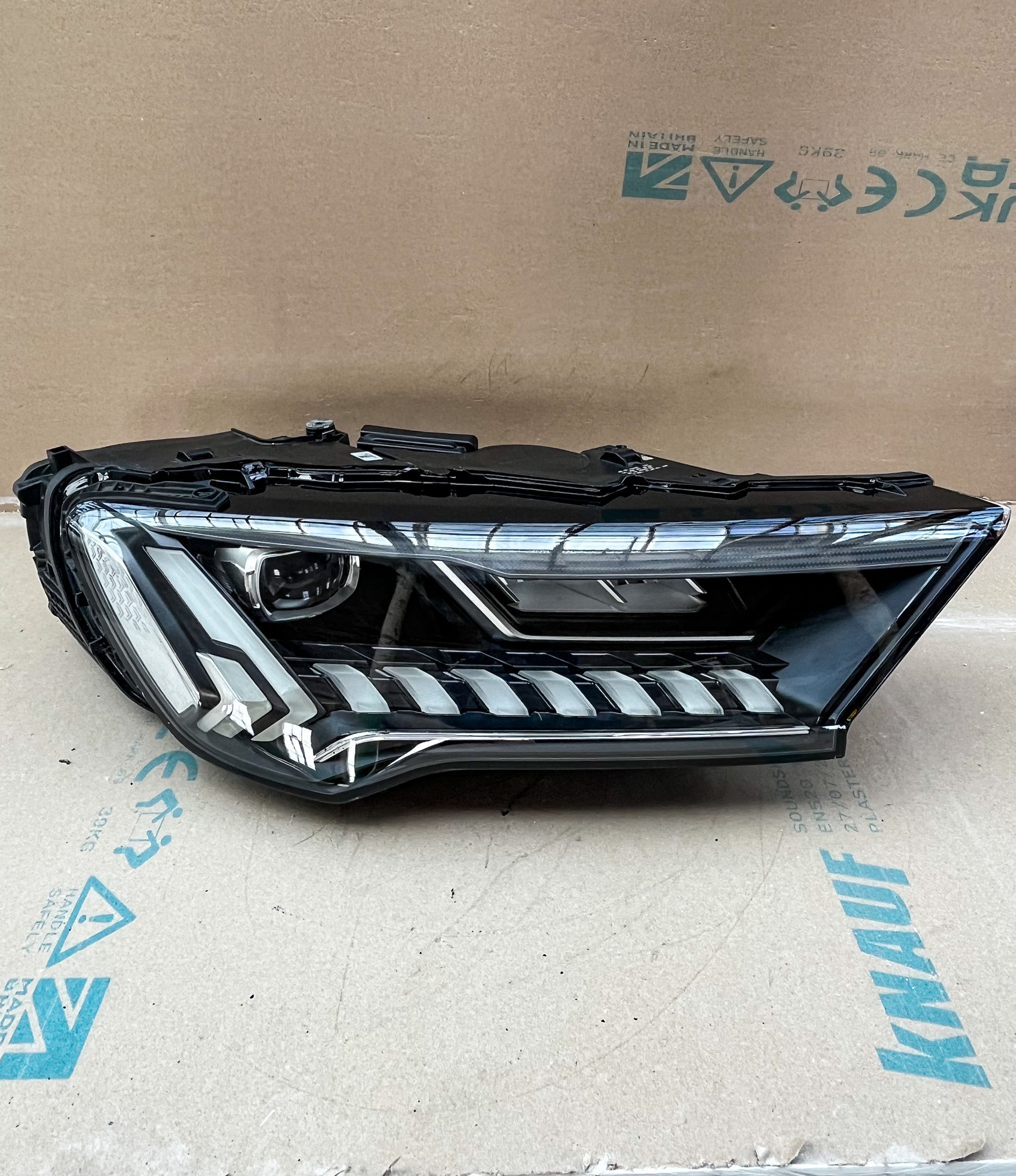 GENIUNE Audi Q7 SQ7 2019-2024 Matrix Led Headlight Right Driver Side