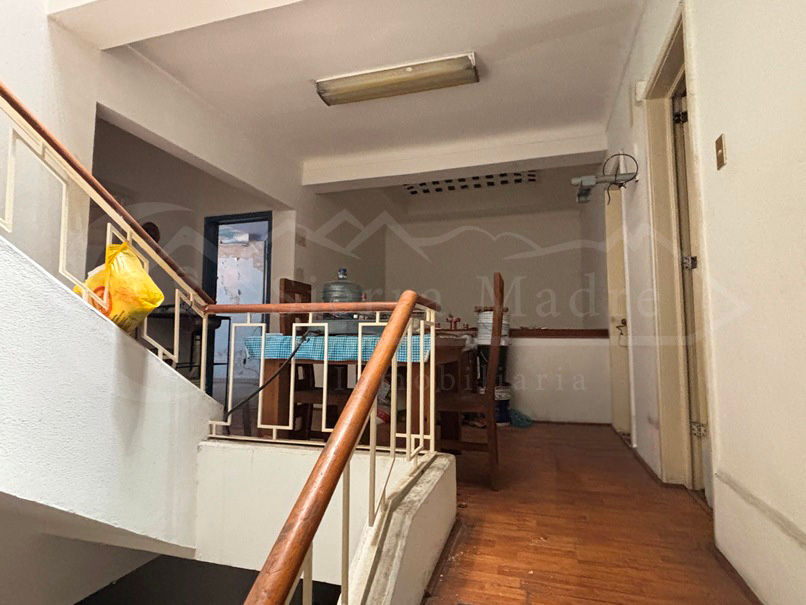 11_escalera_Casa_enVenta_EzequielMontes_Monumentoalarevolucion.jpg