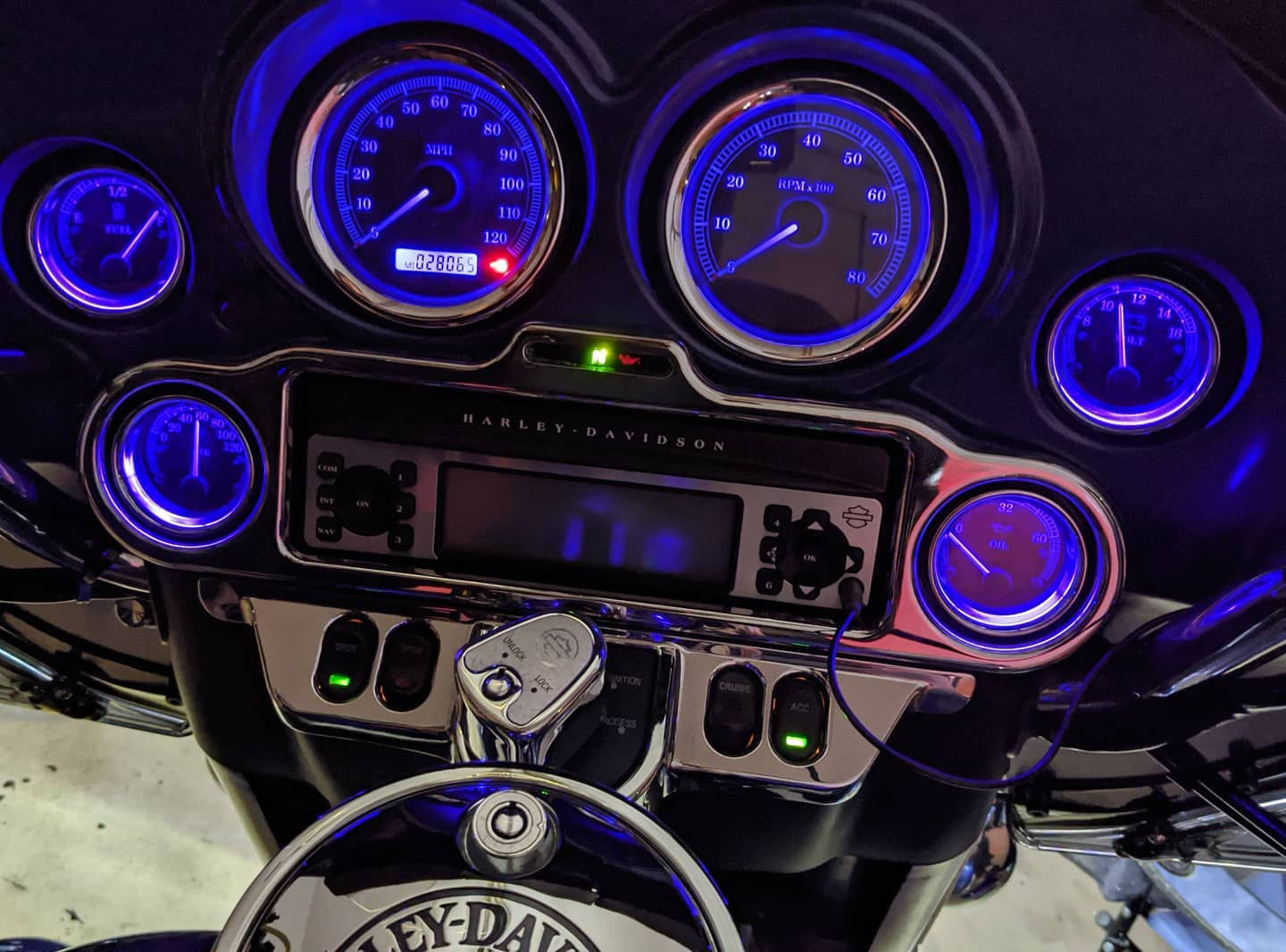 2004-2006 HARLEY TOURING L.E.D. GAUGE MODIFICATION
