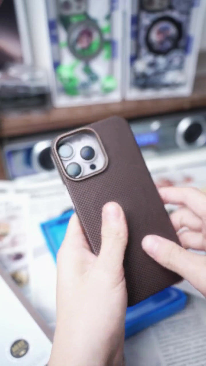 Thumbnail: Blueo Aramid Fiber Case 600D Magnetic For iPhone 16 Pro Max