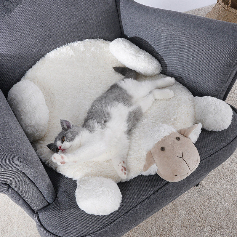 Thumbnail: ZEZE Little Sheep Cat Warm Mat