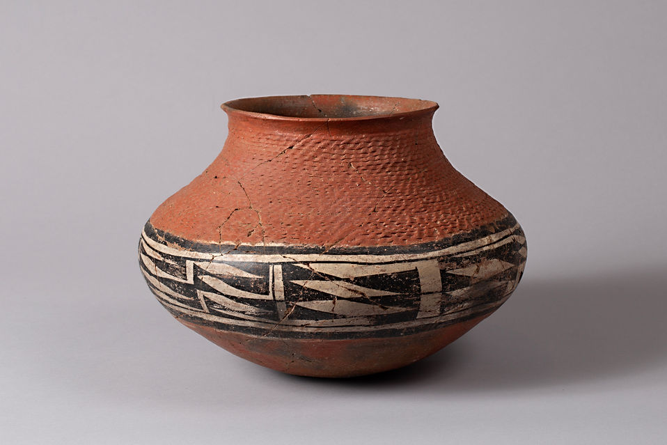 Superb Polychome Gila Corrugated Olla, Ca 1300 - 1450 AD