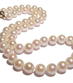 Pearl-Necklaces.jpg