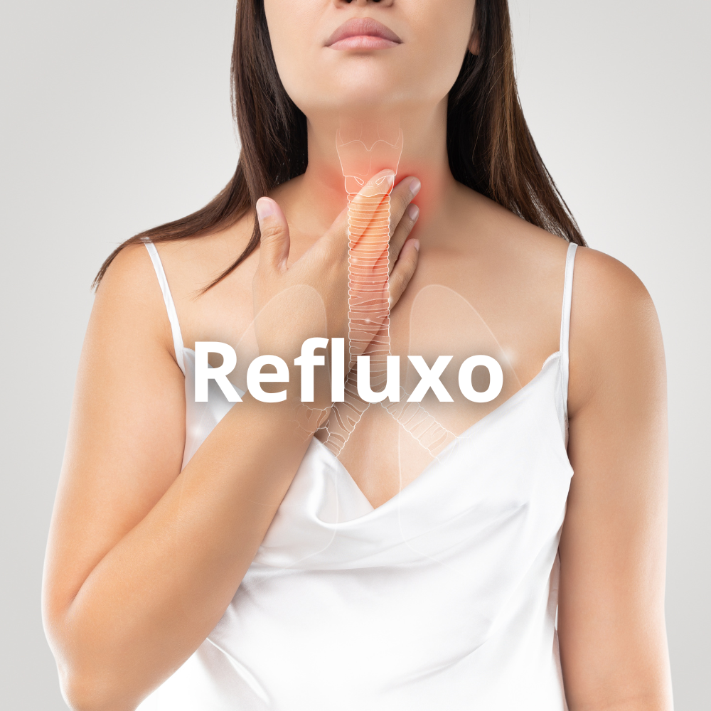 Pessoa com sintomas de refluxo e desconforto digestivo
