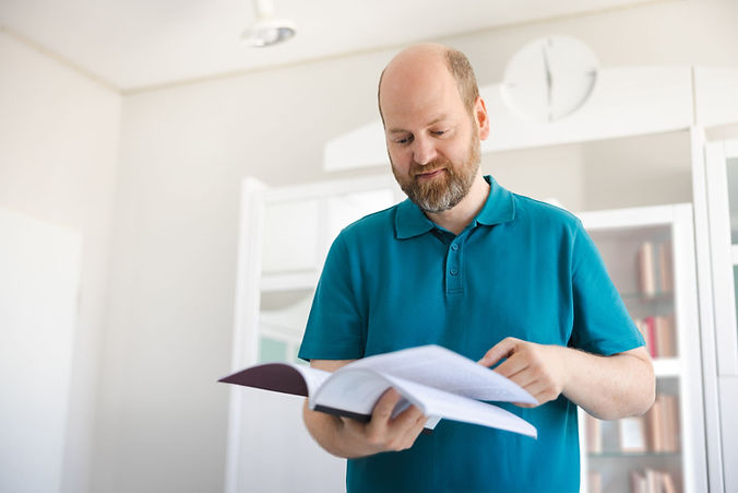Dr. Michael Denne behandelt chronische Erkrankungen