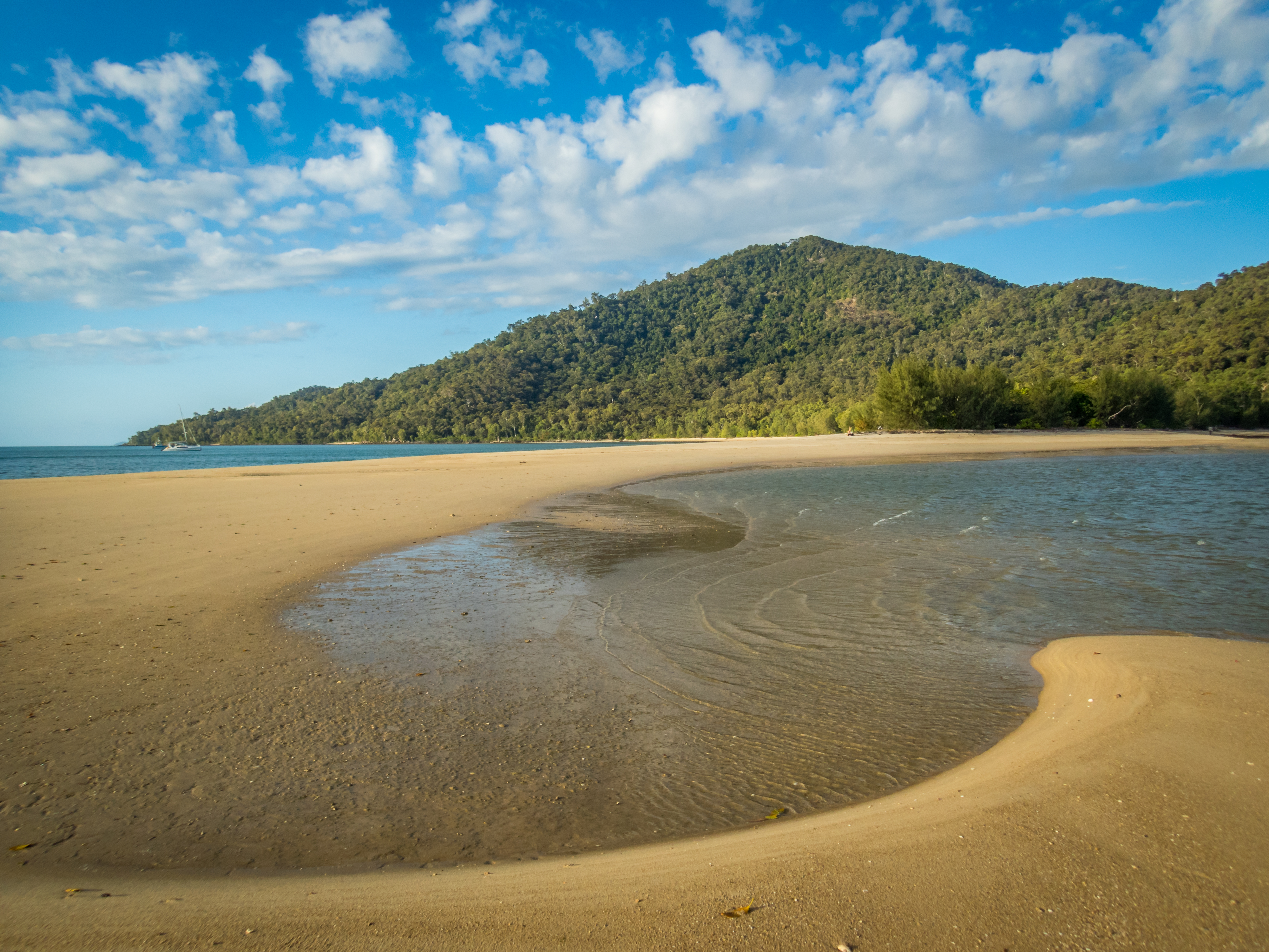 Kayak Tours in Queensland, Australia Coral Sea kayaking