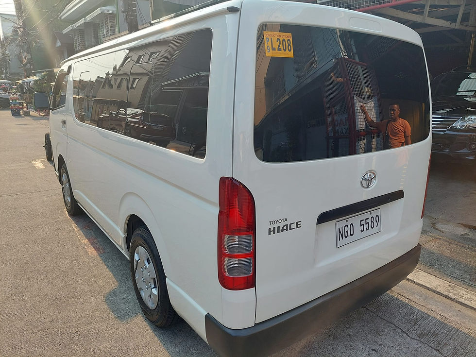 Thumbnail: 2021 Toyota Hiace Commuter