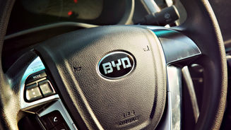 BYD Targets 2027 EV with Solid-State Battery Tech
