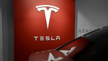 Tesla Boosts 2026 Spending for AI, Robotics Vision