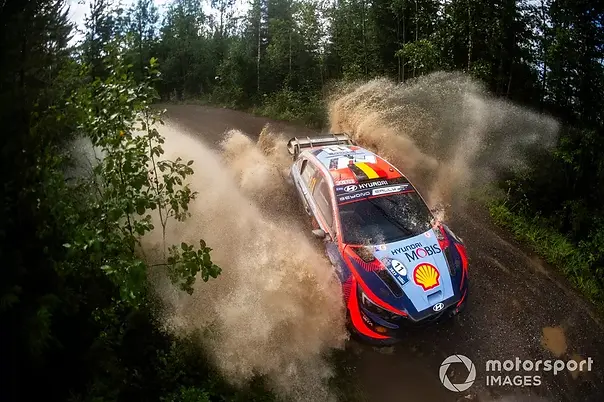 thierry-neuville-martijn-wydae-1.webp