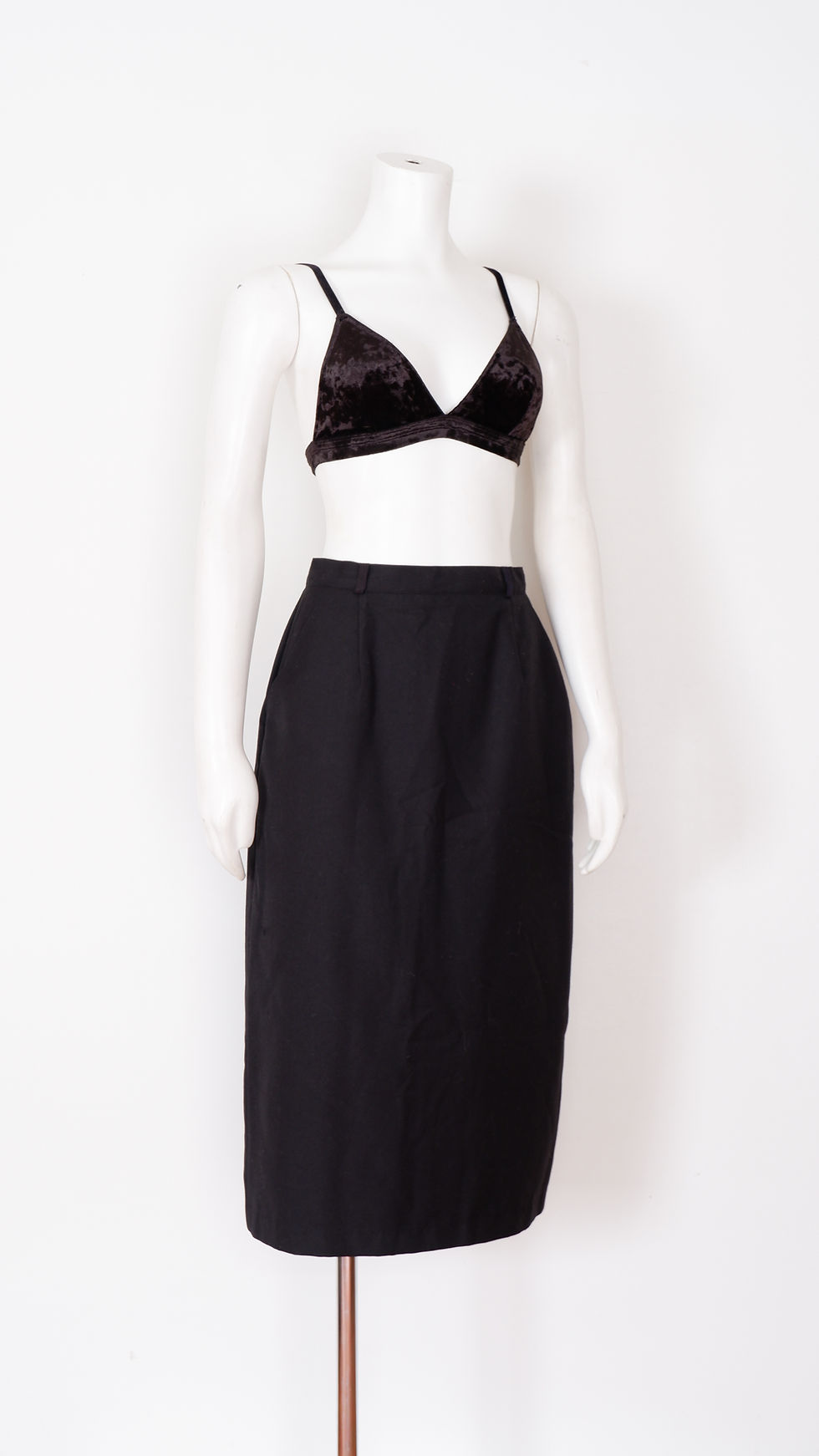 Thumbnail: 1990s Black Pencil Skirt with Pockets - Small Teen Flow Midi