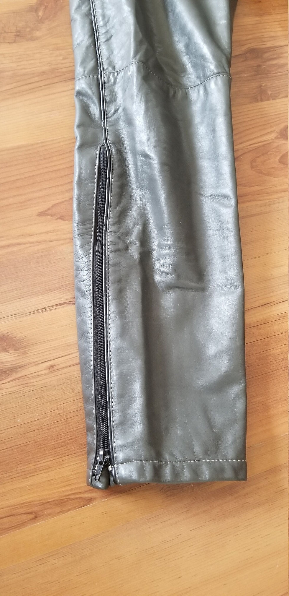 Thumbnail: Vintage Grey Leather Motorcycle Jacket and Pant Set - S/M